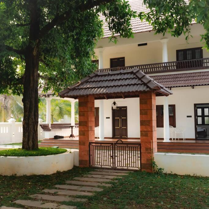 Tamarind Heritage Holiday Home อันกามาลี ภายนอก รูปภาพ