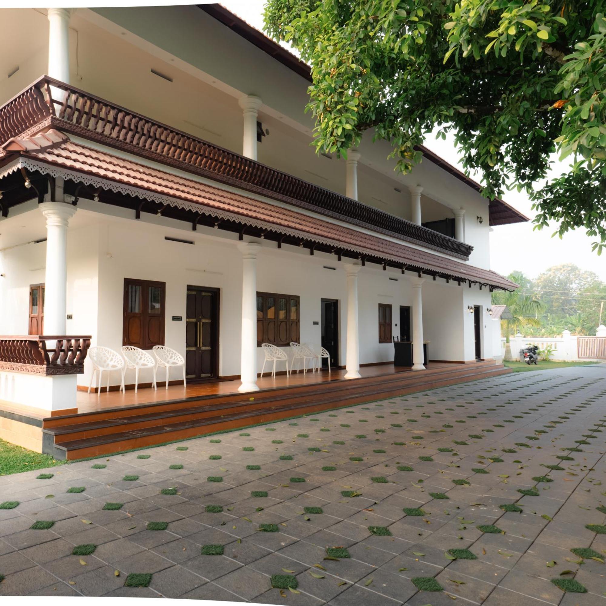 Tamarind Heritage Holiday Home อันกามาลี ภายนอก รูปภาพ