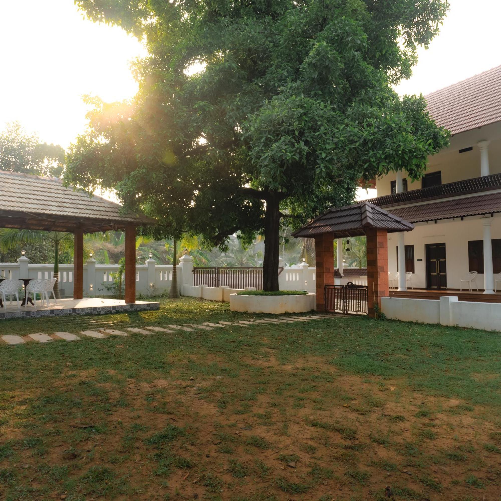 Tamarind Heritage Holiday Home อันกามาลี ภายนอก รูปภาพ