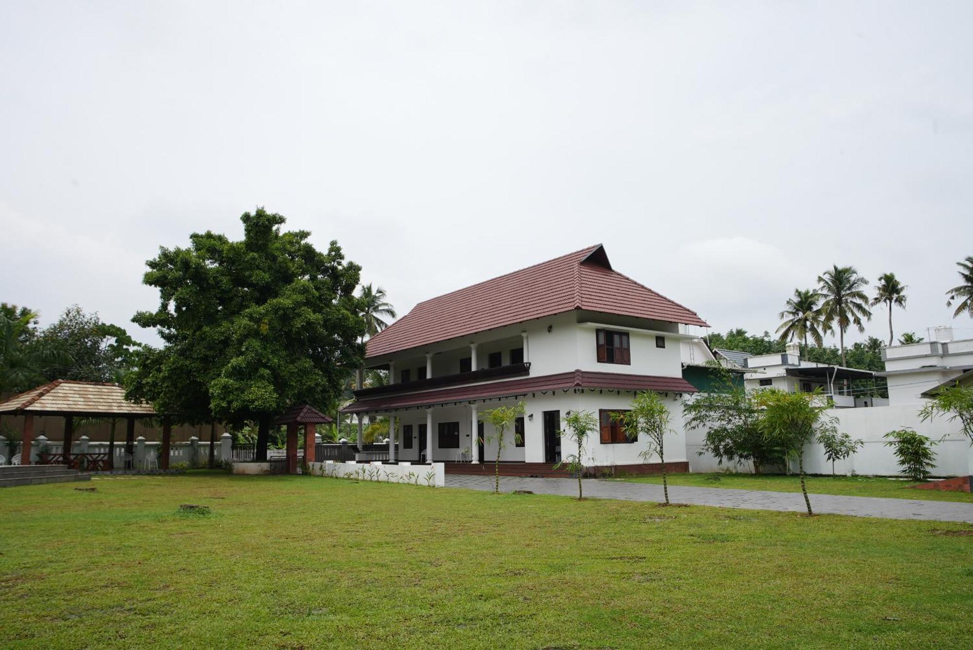 Tamarind Heritage Holiday Home อันกามาลี ภายนอก รูปภาพ